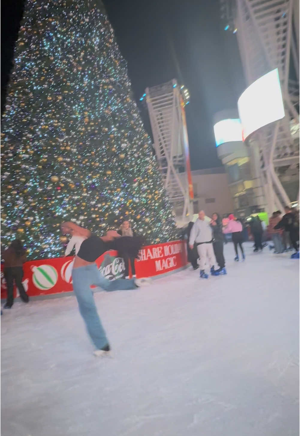 this is your sign to go skating🤩#fyp #IceSkating #abcxyz #figureskating #viral #iceskater #skatingskills #icerink #outsiderink #outsideskatingrink #lalive