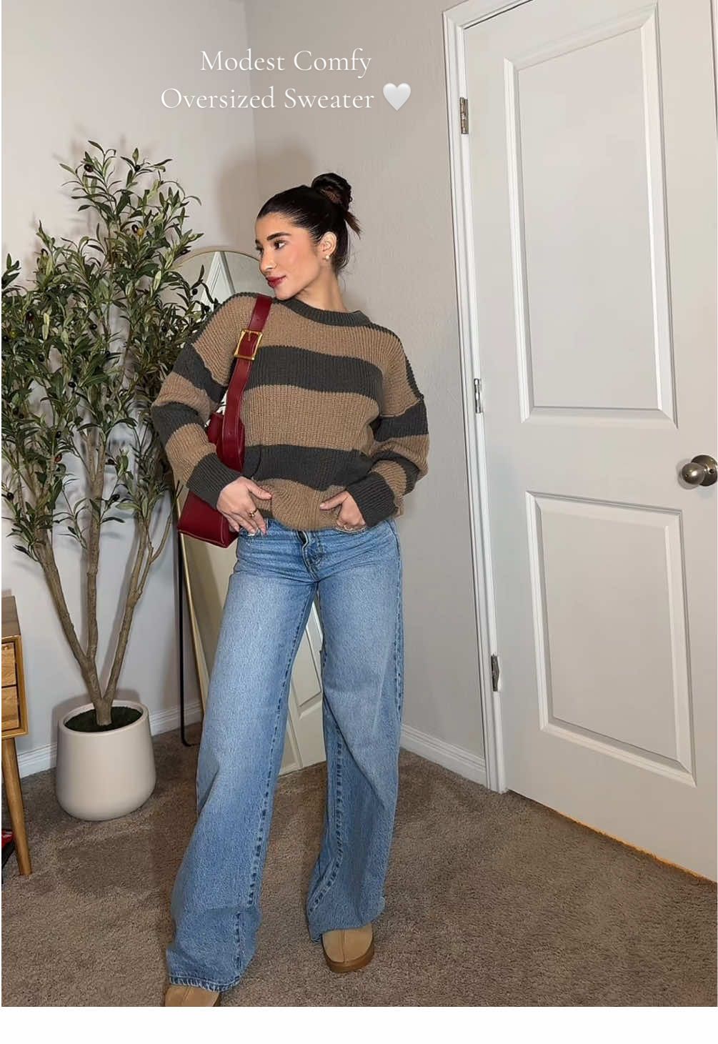 Super comfy , oversized modest sweater 🤍 #modestfashion #giftguide #ttsdelightnow #sweater #sweaterseason #oversizedsweater #fallfashion #sweaterstyle #modesty 