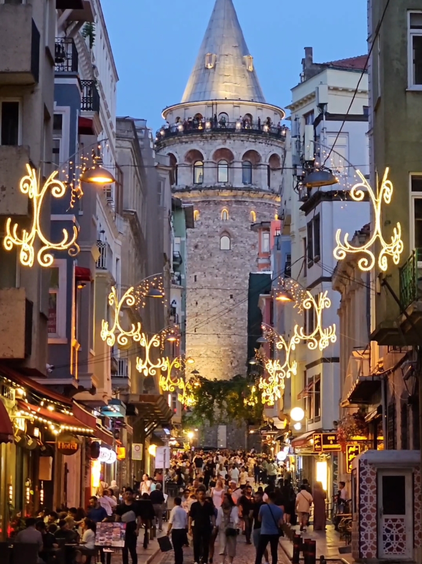 🌹🇹🇷🌹 #istanbul  #TravelGoals  #BeautifulDestinations  #ExploreTheWorld  #Wanderlust  #TravelInspiration  #VisitTurkey  #HiddenGems  #CityOfWonders  #tiktoktravel  #TravelVibes  #InstaTravel  #NatureLovers  #CulturalHeritage  #MustSee 
