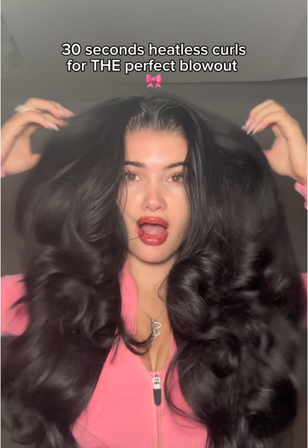 Literally takes 30 seconds the night before 🥹✨😍 for this result!! #hairtok #heatlesscurls #fyp #foryou #blowout #HairCareTips #hairgrowthtips #hairgrowth #haircare 