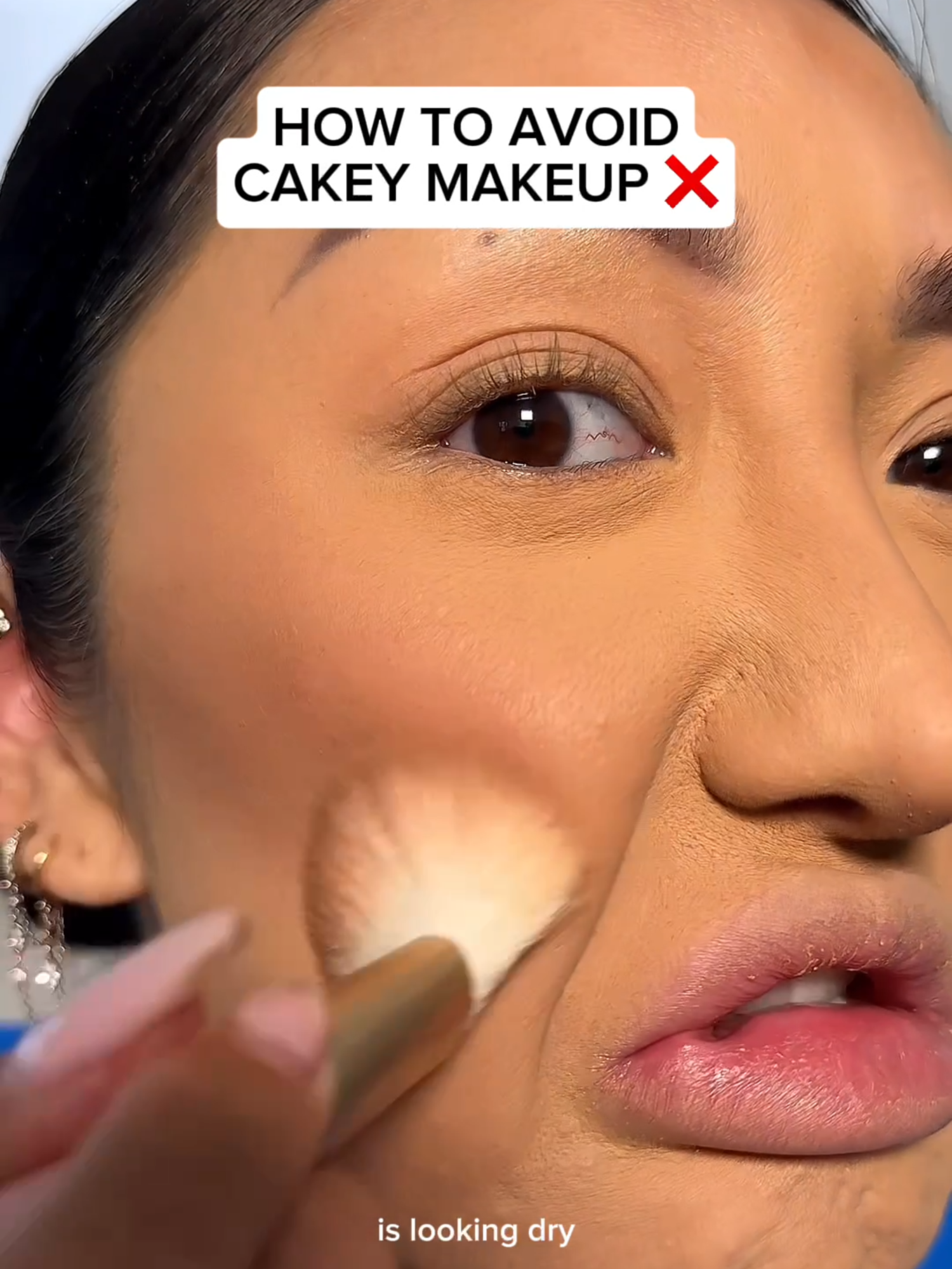 In 2025 there are absolutely NO EXCUSES for cakey makeup! ❌❌❌ #makeuptips #foundationhack #makeup