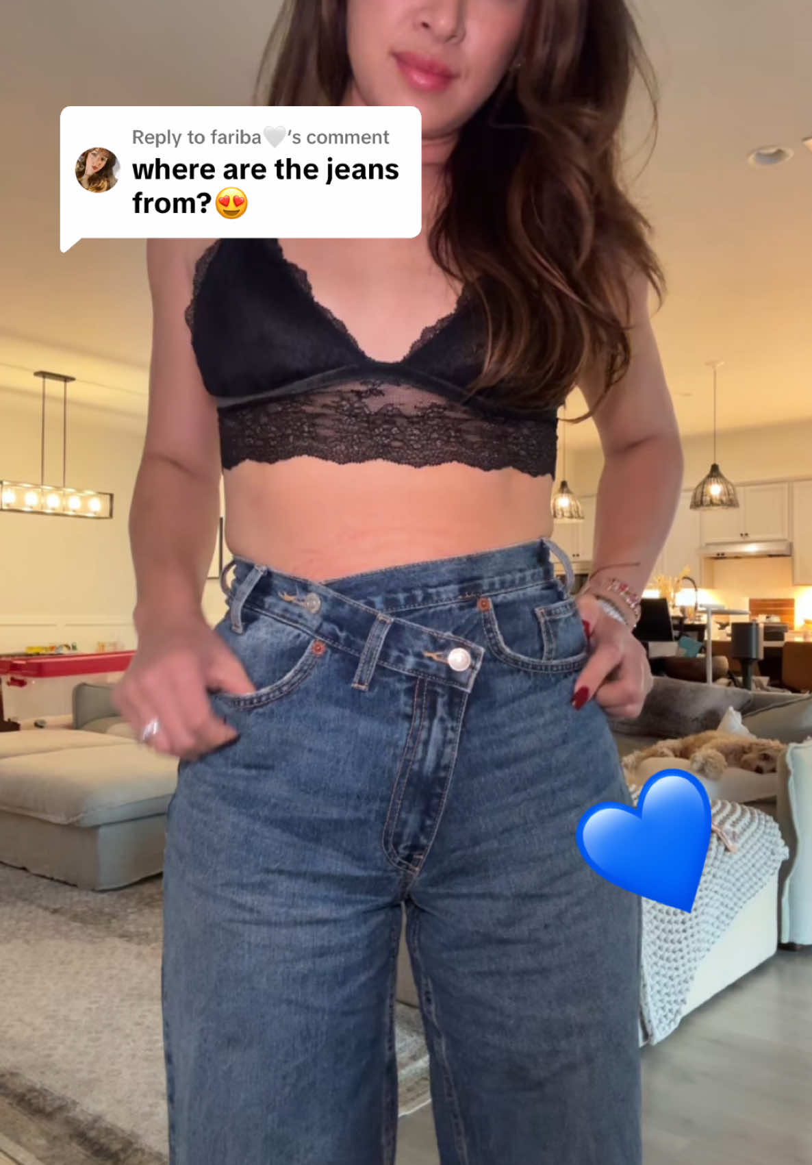 Replying to @fariba🤍 @ZARA ! 0250/232/405 only a few left! They’re supposed to be loose fit, but I went with tighter fit - wearing size 4 💙 #zarajeans 