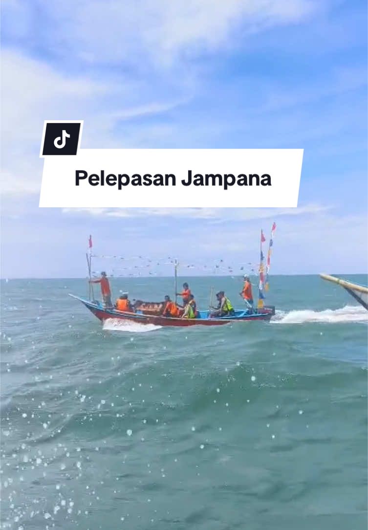 Tradisi Syukur Laut Pamayangsari 2024, pelepasan jampana ⛵️🚤 #syukurlautpamayangsari #fyp #viral #xyzbca #tradisi #nelayan #jampana