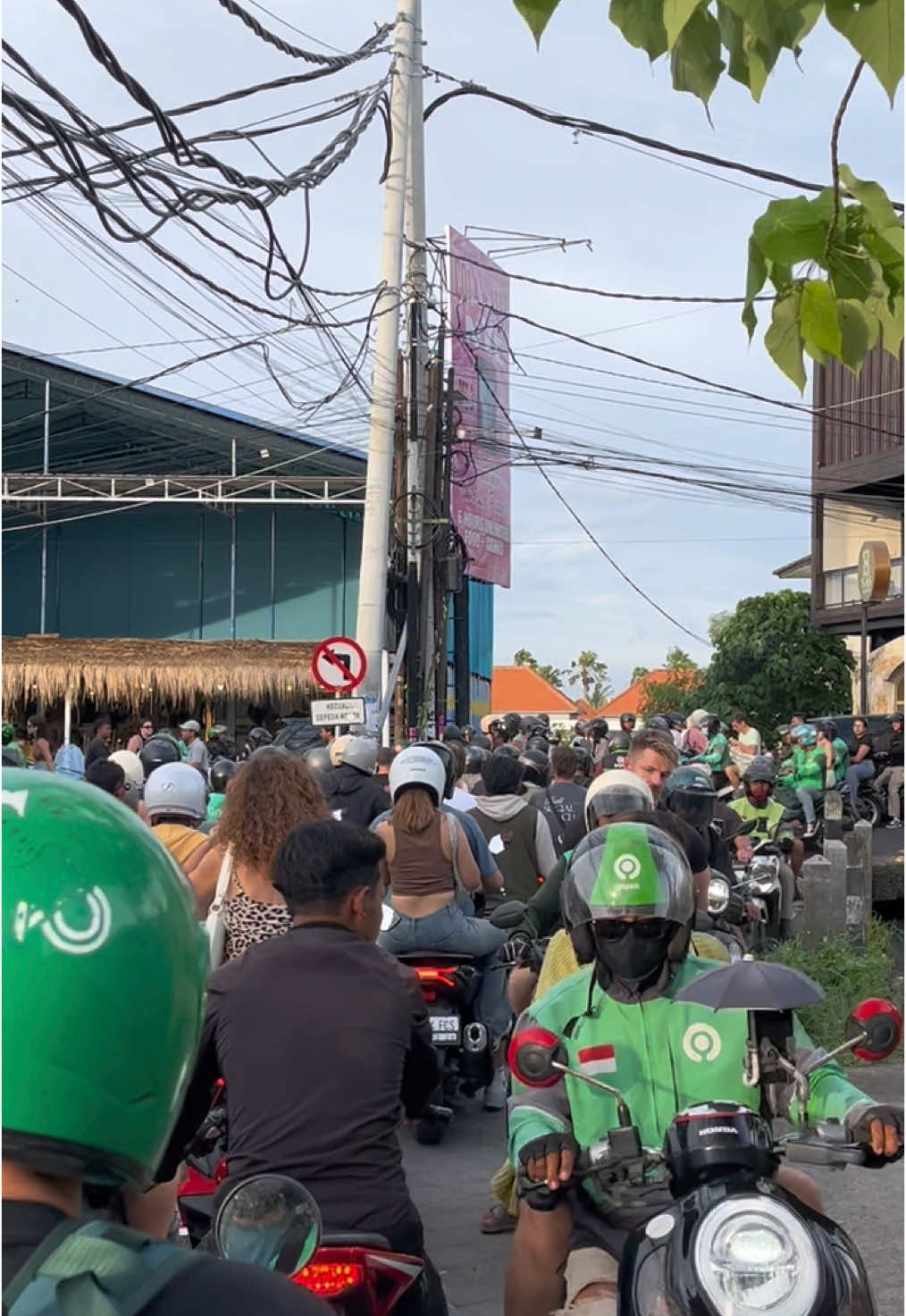 Biasalah akhir tahun di bali 🙂‍↕️ #bali #macet 