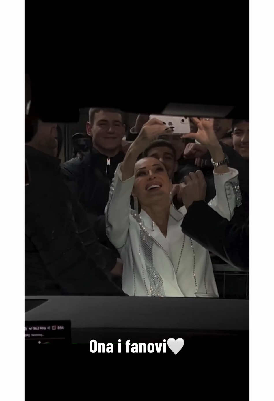 Ako dečko čijim je telefonom slikan ovaj selfi vidi video, nek’ prosledi sliku 🤍 #ceca #cecaraznatovic #raznatovic #spens #novisad 