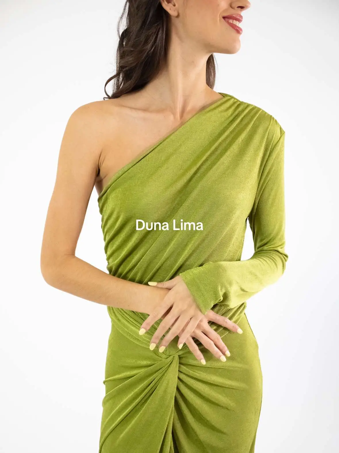 Duna lima 💚 elegancia, sofisticación y sensualidad en un vestido. Disponible en nude y negro en shopcindel.com  #fyi #fyp #cindel #cindeldress #grwm #look #inspo #inspolook #OOTD #outfit #fitcheck #getthelook #getthestyle #style #dress #vestidos 