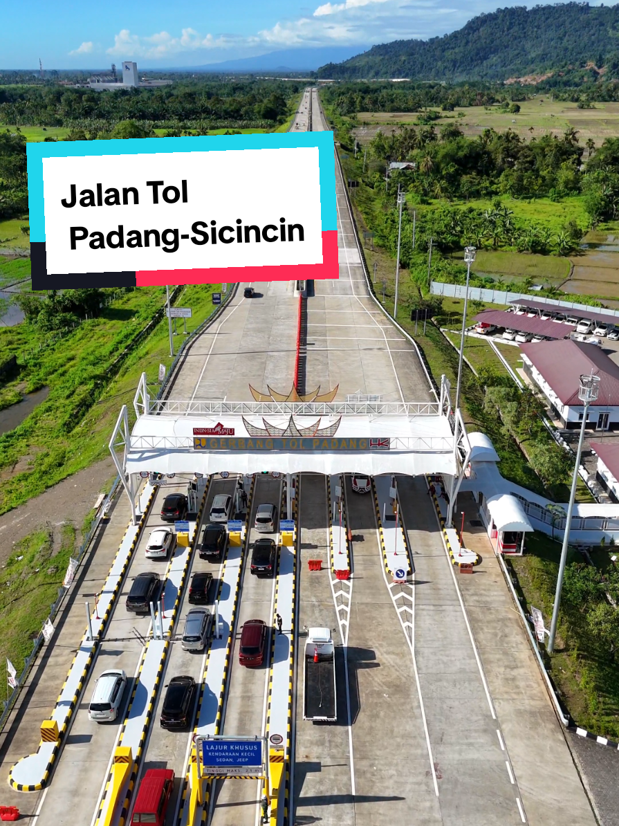 Jalan Tol Padang-Sicincin yang dibuka Fungsional dari tanggal 21 Desember 2024 hingga 02 Januari 2025 adalah bagian dari jalan tol Pekanbaru-Padang. dimana ruas tol Pekanbaru-Padang ini, untuk ruas Pekanbaru-Bangkinang-XIII Koto Kampar sudah beroperasi penuh, yang dahulunya diresmikan langsung oleh bpk Presiden RI @irjokowidodowidod  (Presiden RI 2014-2024) kita berharap di masa pemerintahan Bapak Presiden @prabowo jalan tol Pekanbaru-Padang bisa dilanjutkan, Amin #jalantol #tolpadang #tolpadangsicincin #tolpekanbarupadang #infokamparupdate #jalantoltranssumatera 