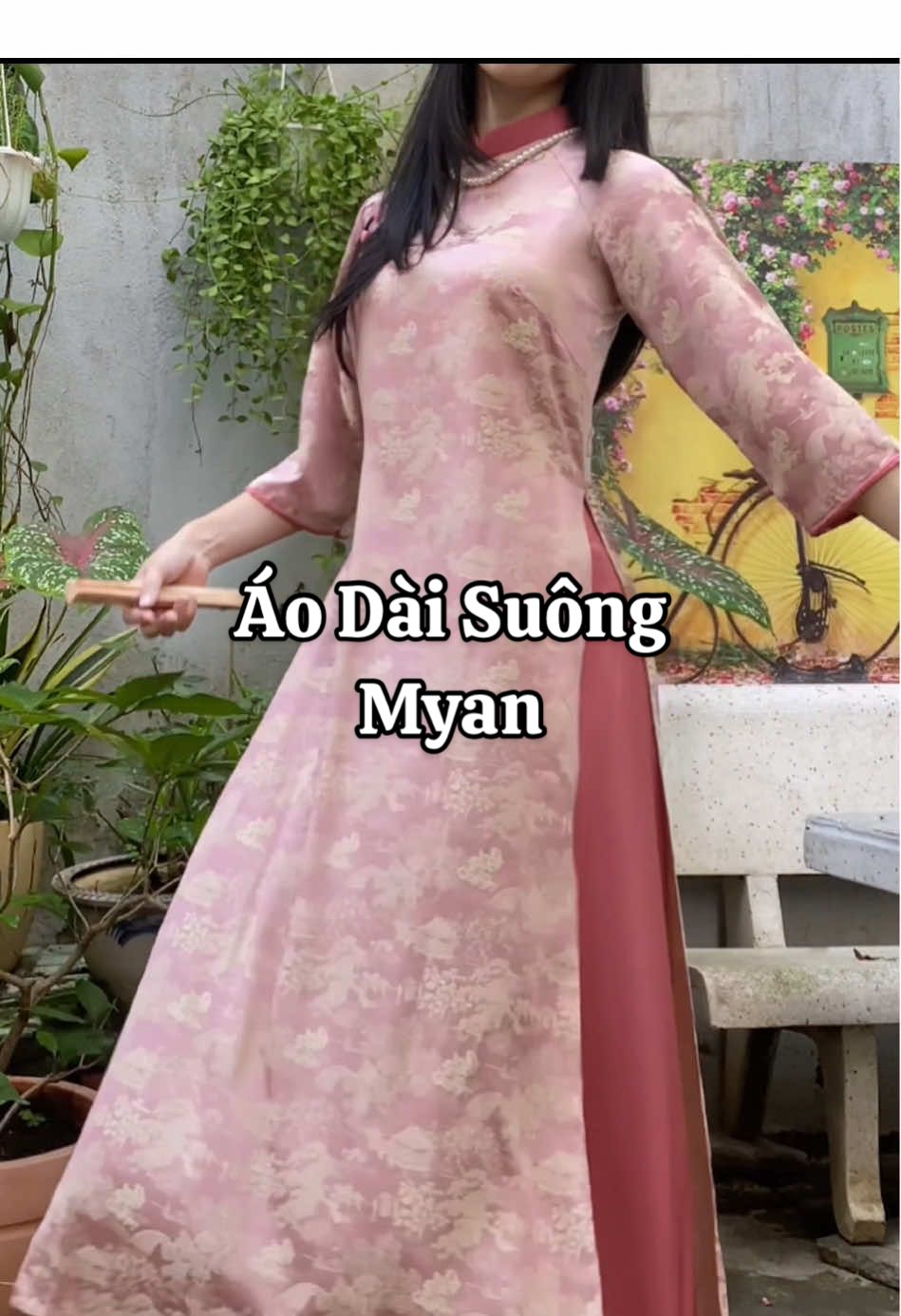 Diện Tết xinh mà vẫn dc ăn uống thoải mái lun 🤭#vancoireview #review #fyp #outfit #xuhuong #trend #aodai #aodaivietnam #aodaitet #aodaisuong #aodaicachtan 