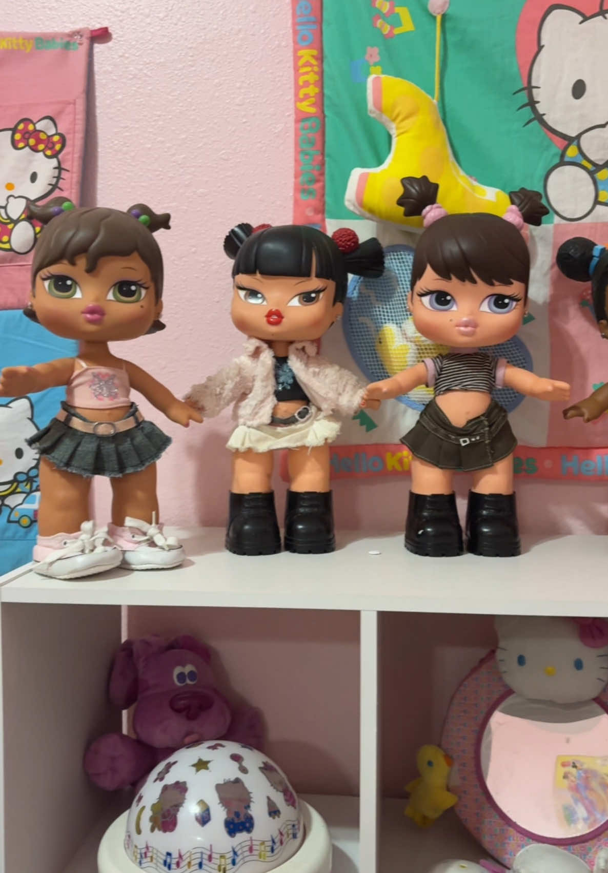 big bratz babyz collection 🎀🫧🍭 #fyp #bratz #strawberryshortcake #pink #hellokitty #hellokittylover #parti #sanrio #hellokittyandfriends #hellokittygirl #bratzdoll #bratzbabyz #y2k #2000snostalgia #2000skids #sanriocore 