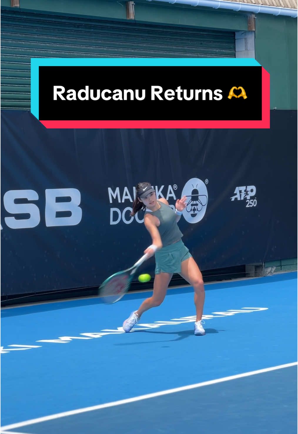 Dialling in ☎️ Fan favourite @Emma Raducanu is back in Tāmaki Makaurau!  #ASBClassic25 #EmmaRaducanu #Tennis 