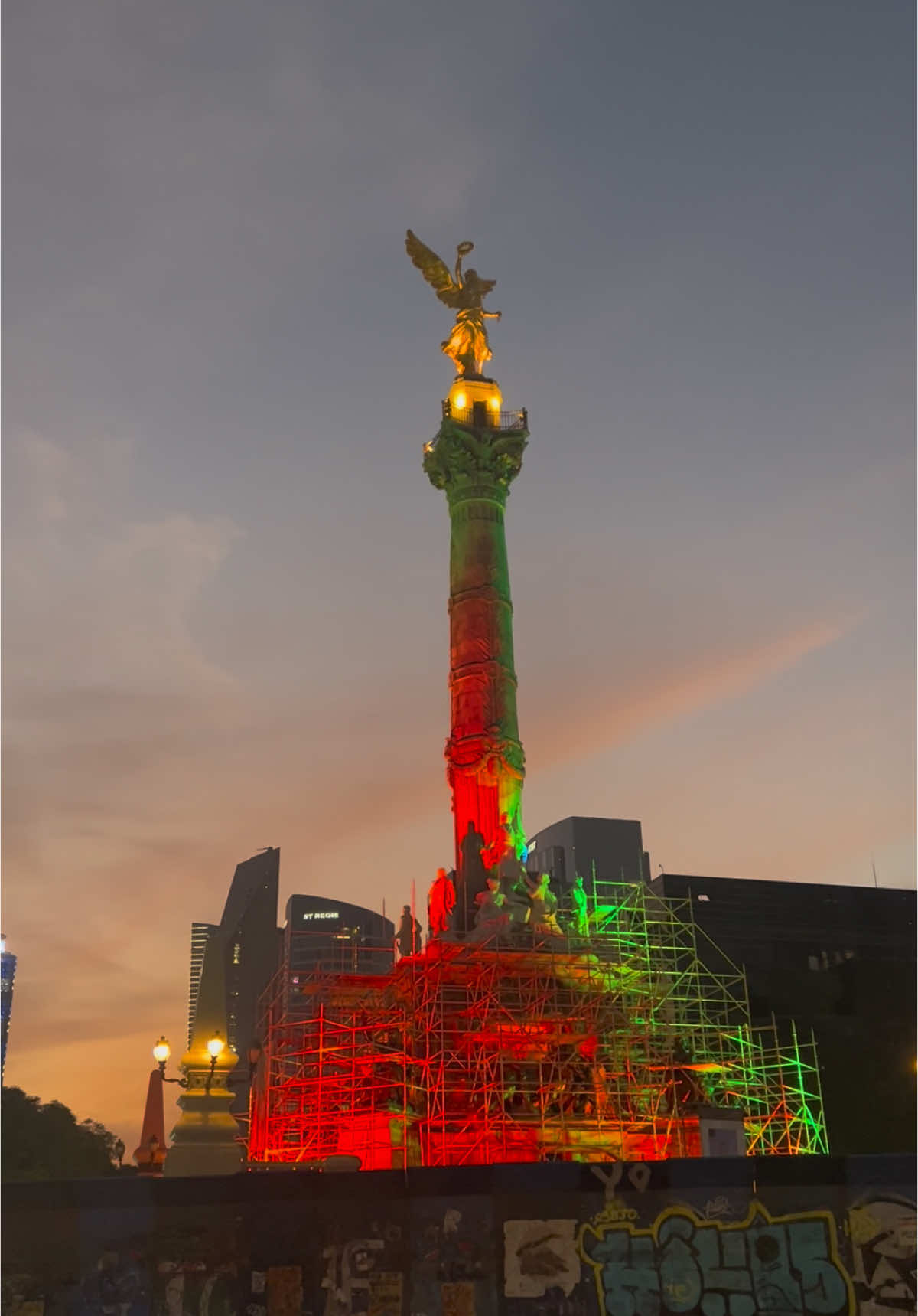 If you plan on going to CDMX the Angel is blocked off 😕 #cdmx #angeldelaindependencia 