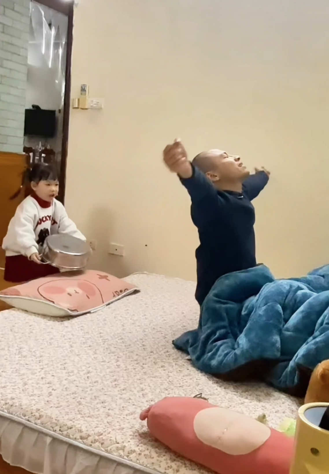 Nằm Ngủ Bất Ổn #chuyennhanhim #funny #vuinhon #comedy #haihuoc #baby 