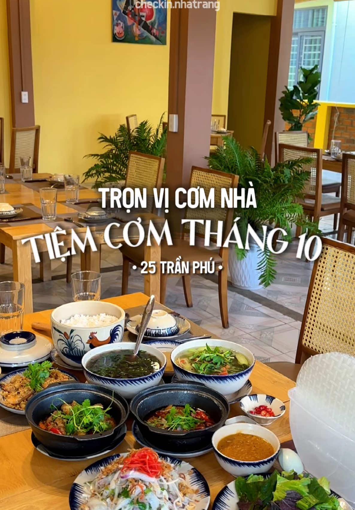 Nằm ngay cung đường biển Trần Phú, gần những địa điểm du lịch nổi tiếng của Nha Trang như Viện Hải Dương Học, Ga Cáp Treo.. tiệm cơm tháng 10 mang đến không gian ấm cúng và những món ăn đậm chất quê hương ☺️ #nhatrang #checkinnhatrang #reviewnhatrang #tiemcomthang10 #comvietnam #reviewanngon #vietnamtoiyeu 