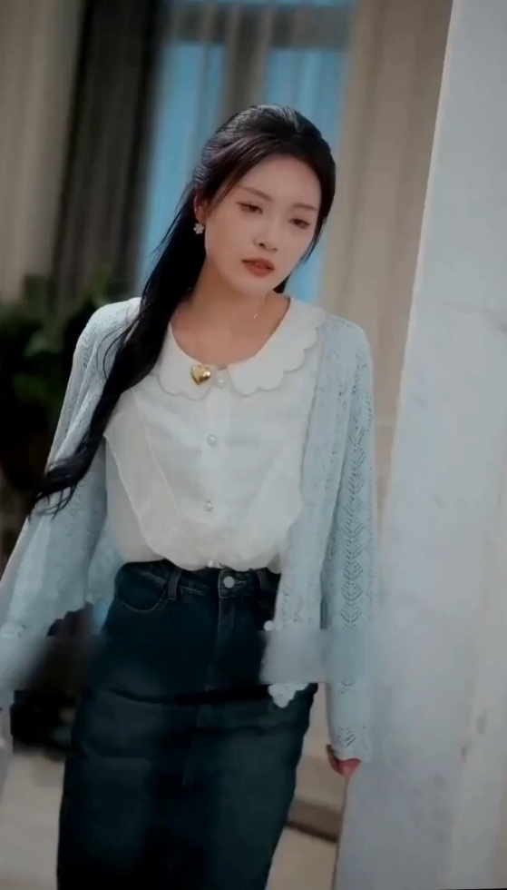 Click on the blue icon in the bottom left corner to view the complete collection 👉👉👉Watch All TV #foryou #fyp #drama #cdrama #lovestory #dramatiktok #playlet #shortplay #shortdrama #shortfilm #chinesedrama 