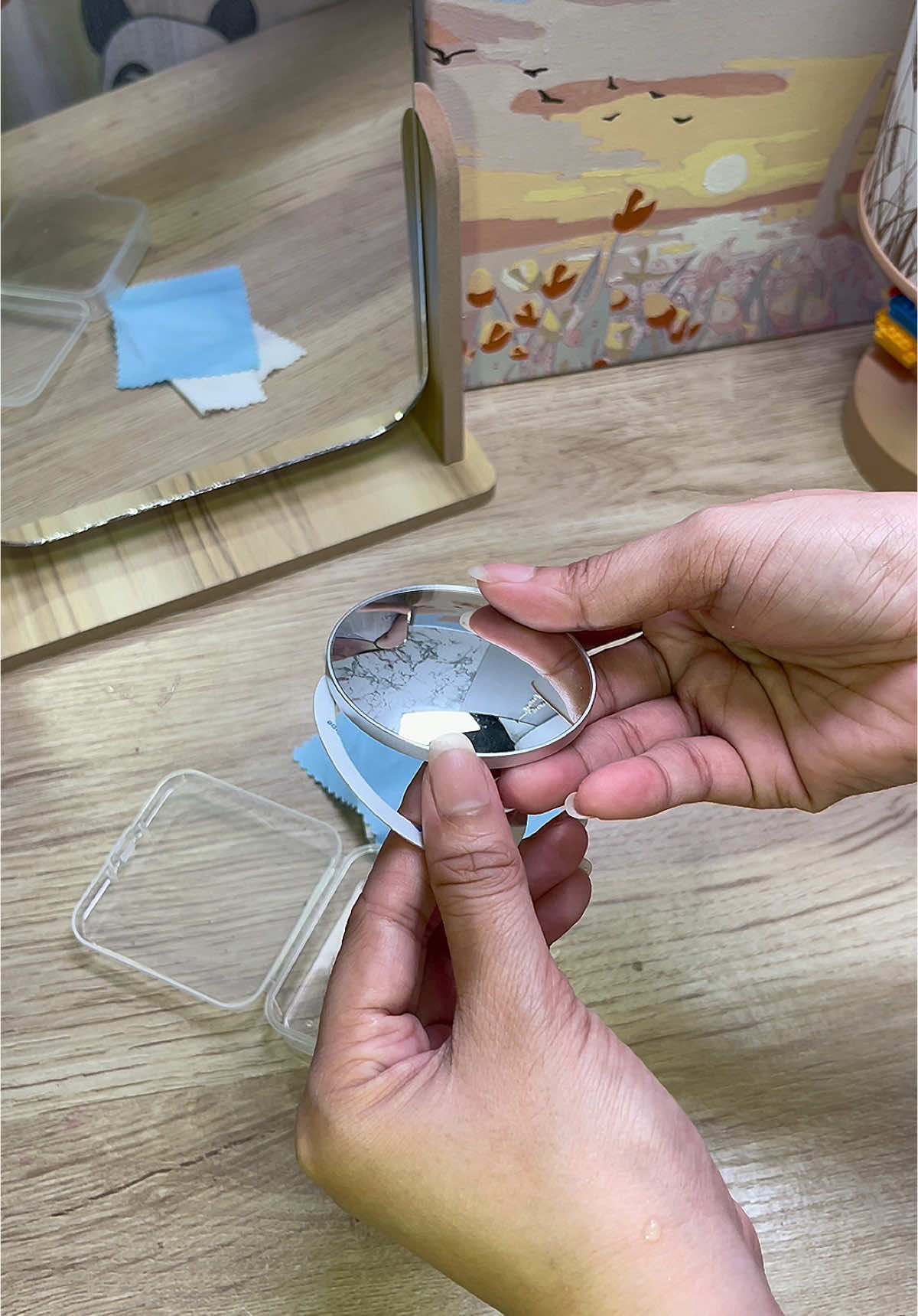 Aluminum alloy mobile phone selfie mirror with rear magnetic suction high-definition #aluminum #mobilephonemirror #mobilephoneselfie #backmirror #magneticmirror 