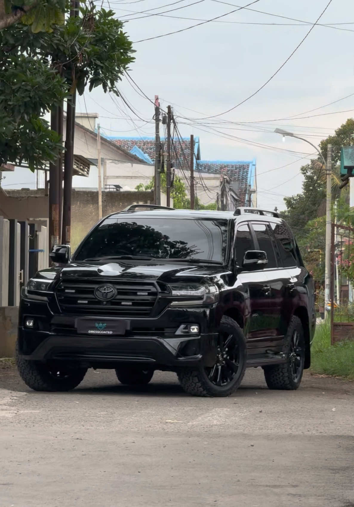 ‼️ BUKAN SEMBARANG LC ‼️ • • • Yang kita kerjakan di mobil ini : - Sppf chrome delete & silver delete black gloss  - Sppf smock stoplamp  - Black housing headlamp  - Repaint front & rear bumper  - Repaint handle door trim black gloss  - Repaint caliper  - Repaint velg to black gloss  - Premium full det coating  • • • #landcruiser200 #landcruiservx #landcruiserv8 #landcruiserv82016 #toyotalandcruiser 