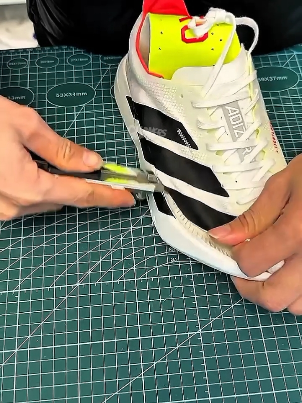 🔥Crazy Experiment: Cutting the Adidas Adizero Adios Pro 4 Running Shoes! #fypシ #tiktokviral #runningshoes #adidasrunning #adidasadizeroadiospro4 #adidasadiospro4 #crazyexperiment 