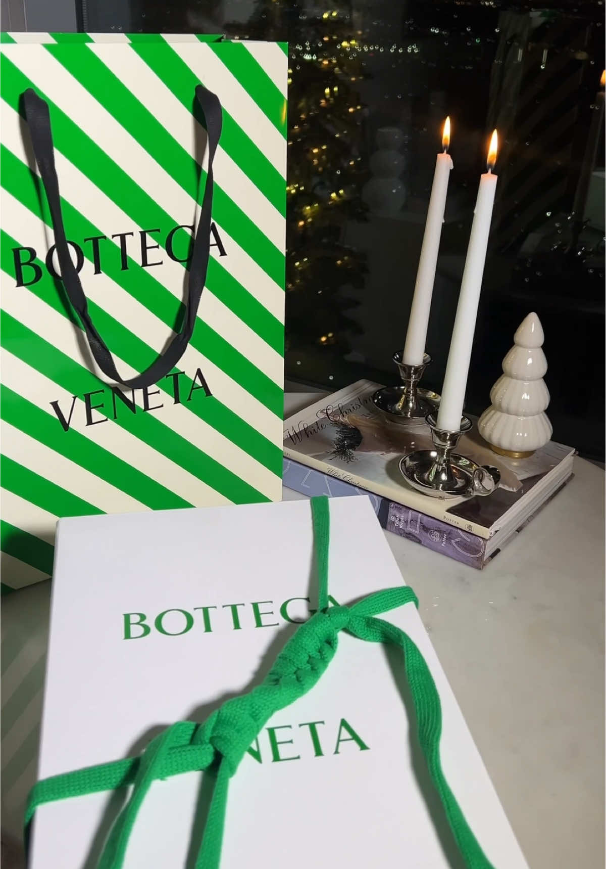 BOTTEGA UNBOXING🎁 #gifts #fyp #unboxing #bottegaveneta #bags #shopping #winterfashion 