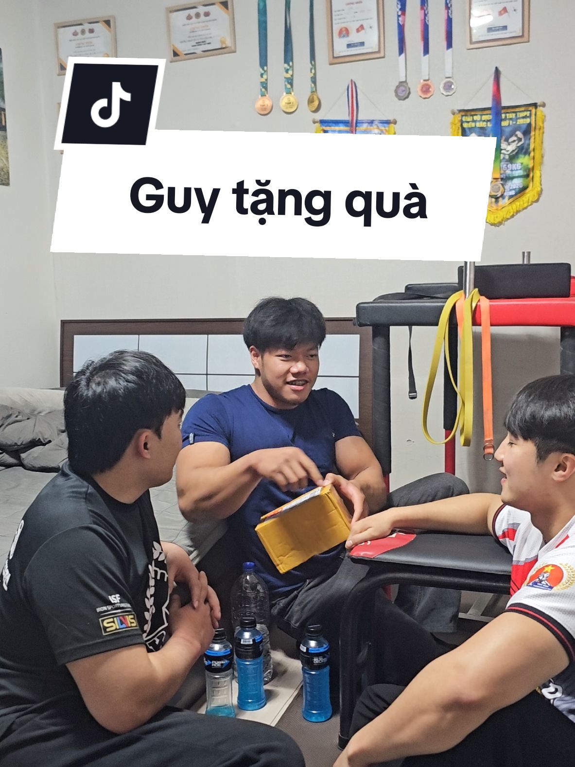 Rất cảm ơn tấm lòng của Guy @Dương Tây ⚜️ KOREA @Guy Tanapat 🇹🇭 @Đông Xám 🐺 KOREA #dongxamvattay #dongxam #LearnOnTikTok #vattaytaihanquoc #guytanapat 