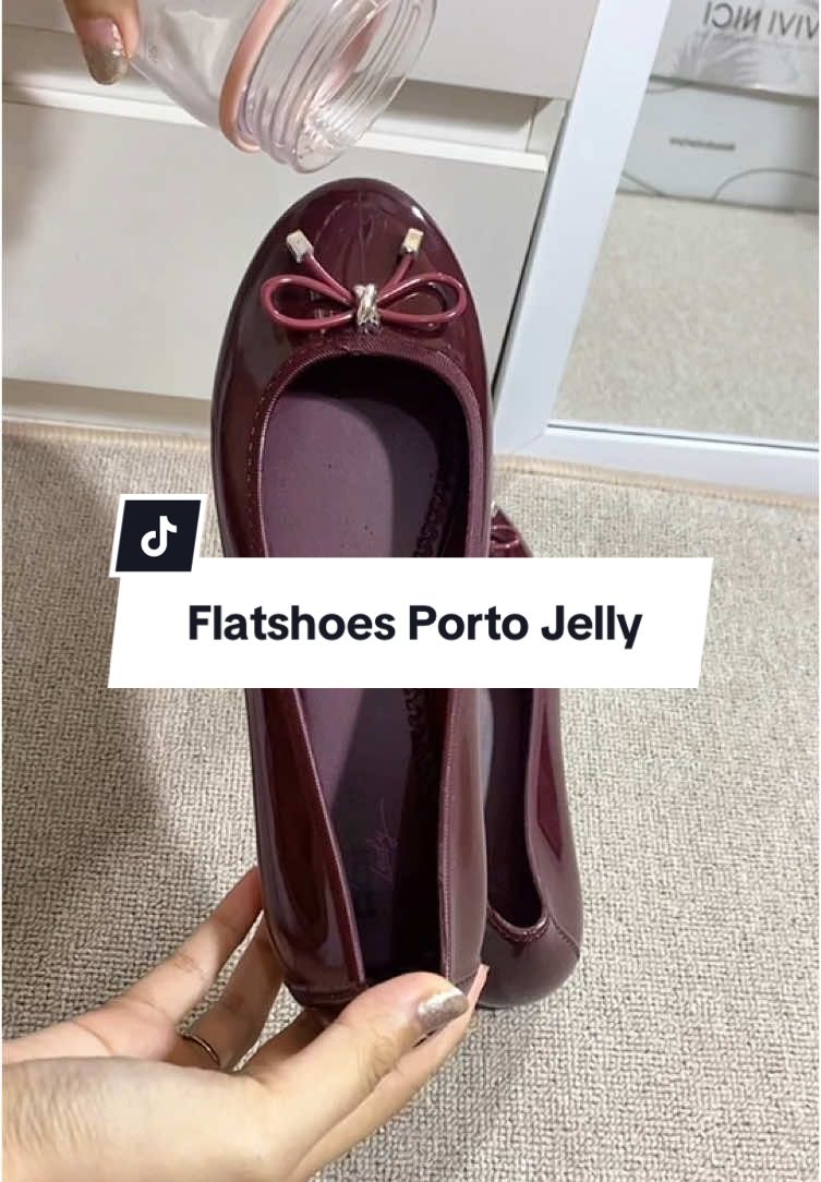 flatshoes glossy anti air tahan gempuran #flatshoes #flatshoeswanita #rekomendasiflatshoes #portofootwear 