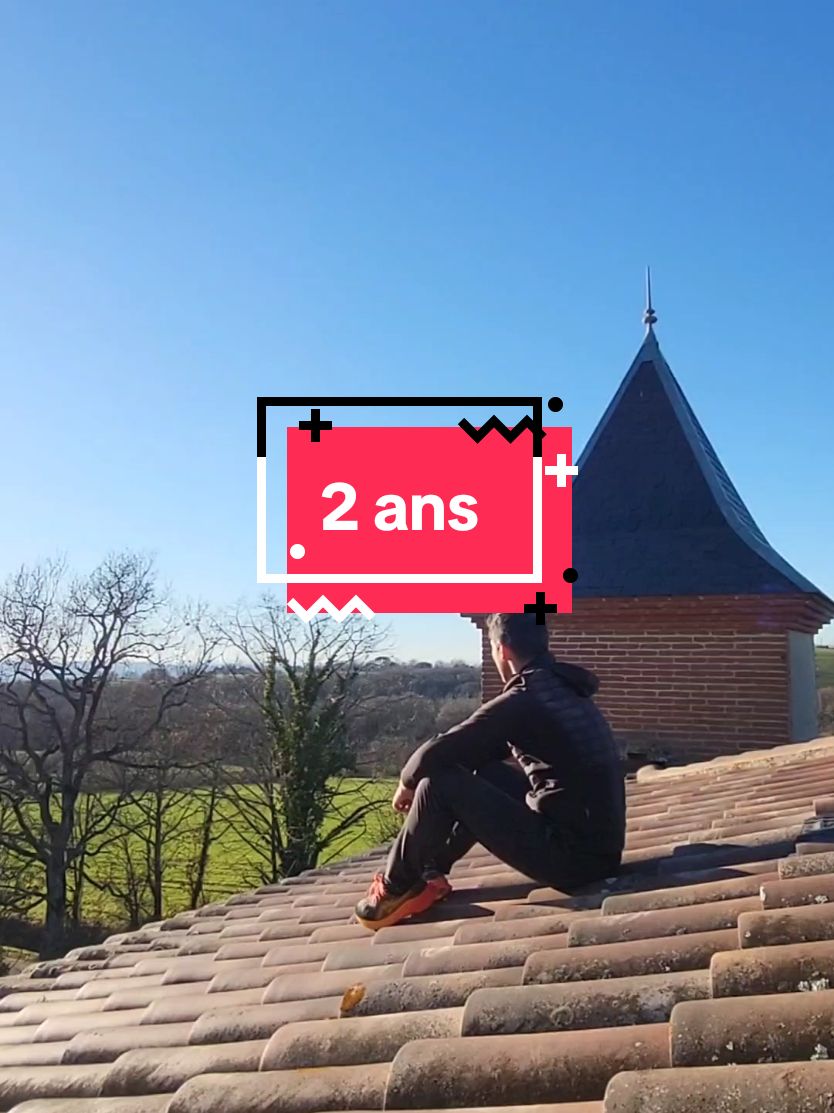 Encore quelques mois pour finir la première tranche, avec de gros chantiers decant nous : 1. Clôture  2. Terrasses et aménagement extérieurs  3. Décoration interieure  Et puis la tranche 2, le bûcher ou bergerie... un grand projet ! #renovation #avantapres #chateaufrancais #occitanie #chateau 