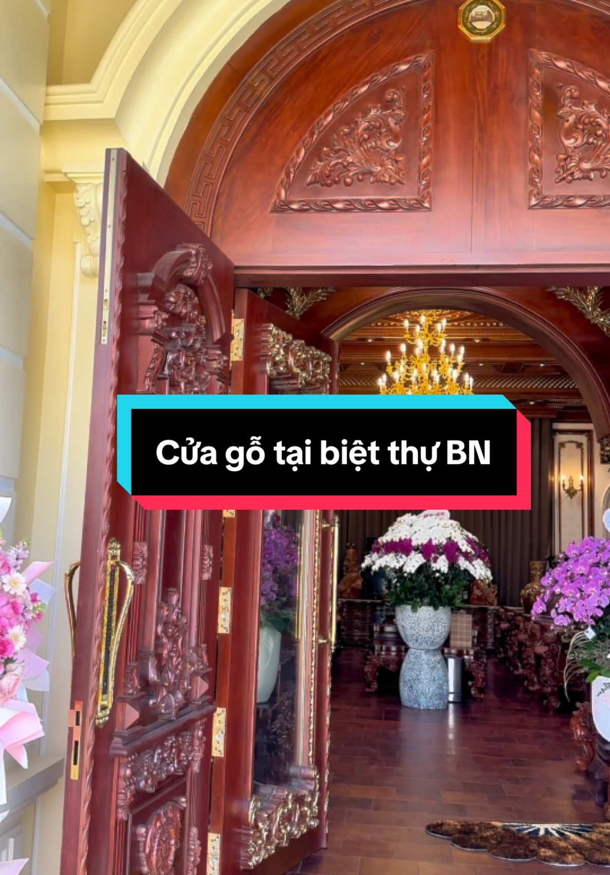 Cửa gỗ tân cổ điển tại biệt thự BN#dogongocbich #đồgomynghe #tancodien 