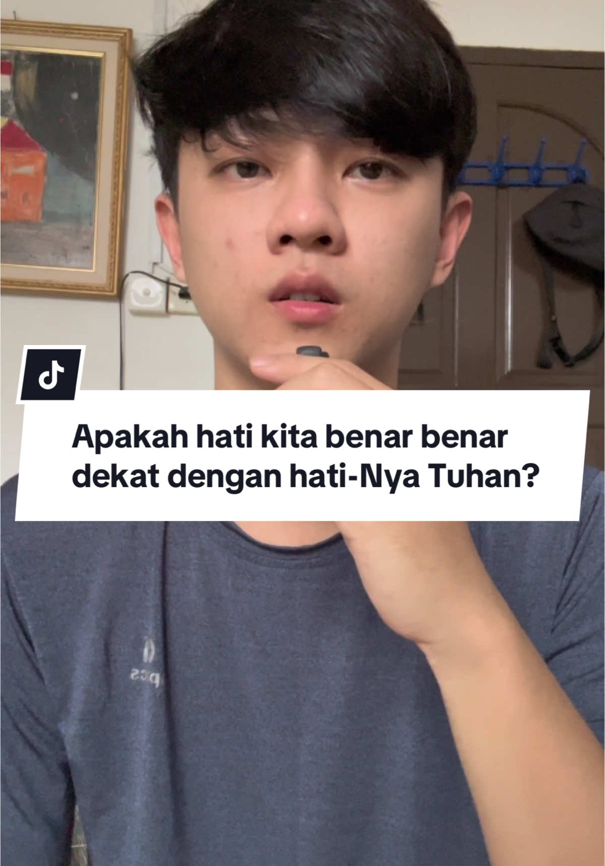 Apakah hati kita benar benar dekat dengan hati-Nya Tuhan? 💌 Lukas‬ ‭15‬:‭25‬-‭32‬‬ TB “Tetapi anaknya yang sulung berada di ladang dan ketika ia pulang dan dekat ke rumah, ia mendengar suara musik dan nyanyian tari-tarian. Lalu ia memanggil salah seorang hamba dan bertanya kepadanya apa arti semuanya itu. Jawab hamba itu: Adikmu telah kembali dan ayahmu telah menyembelih anak lembu yang gemuk, karena ia mendapatnya kembali dalam keadaan sehat. Anak sulung itu marah dan ia tidak mau masuk. Lalu ayahnya keluar dan membujuknya. Tetapi ia menjawab ayahnya: Lihatlah, telah bertahun-tahun aku melayani Bapa dan belum pernah aku melanggar perintah Bapa, tetapi kepadaku belum pernah Bapa memberikan seekor anak kambing untuk bersukacita dengan sahabat-sahabatku. Tetapi baru saja datang anak Bapa yang telah memboroskan harta kekayaan Bapa bersama-sama dengan pelacur-pelacur, maka Bapa menyembelih anak lembu yang gemuk itu untuk dia. Kata ayahnya kepadanya: Anakku, engkau selalu bersama-sama dengan aku, dan segala milikku adalah milikmu. Kita patut bersukacita dan bergembira karena adikmu telah mati dan menjadi hidup kembali, ia telah hilang dan didapat kembali.