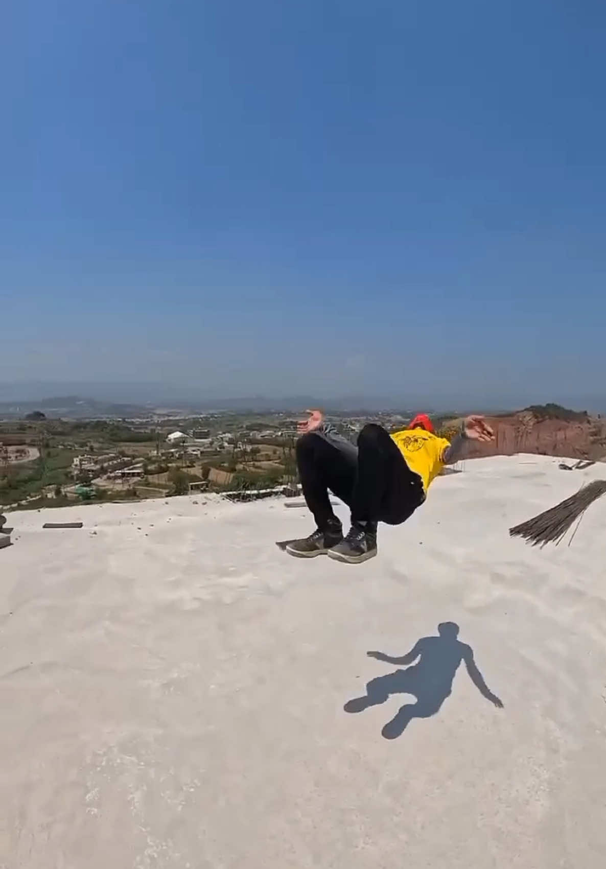 Rooftop parkour#rooftop #parkour #viral #video 