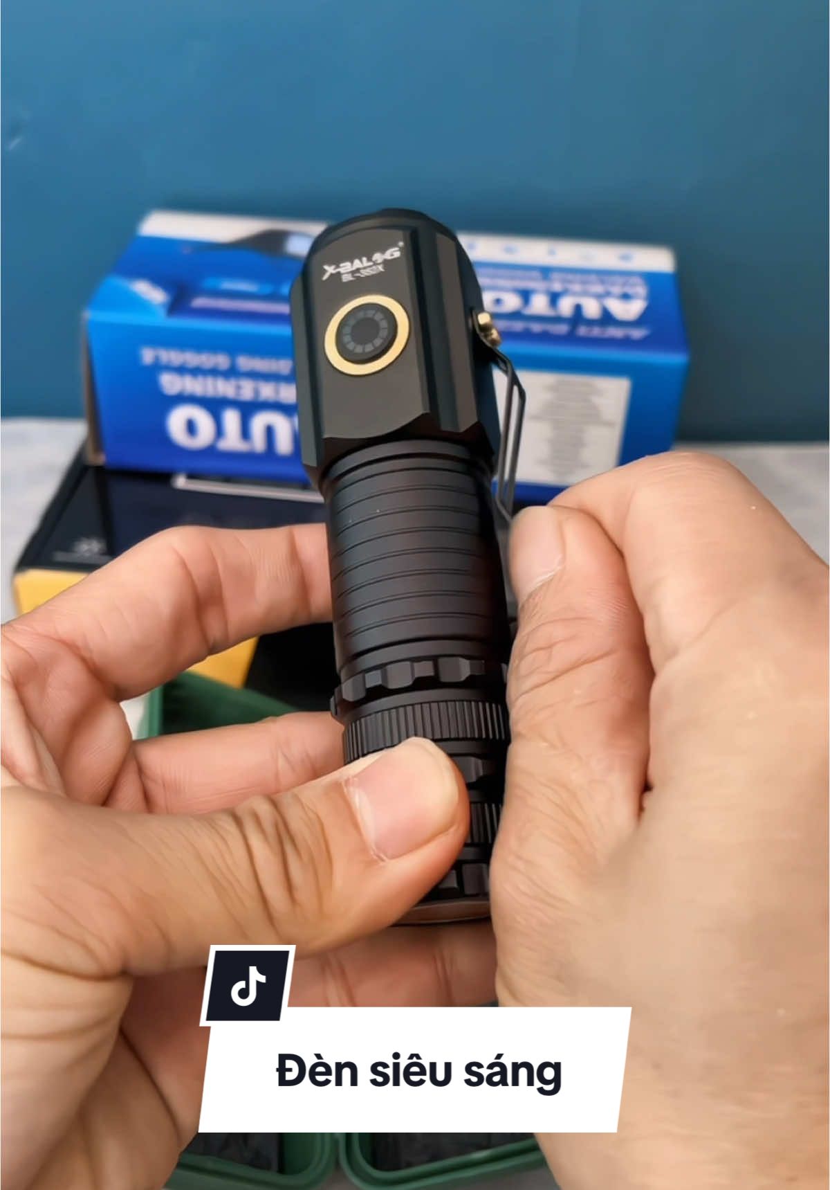 Đèn siêu sáng Xbalog BL 352x bản nâng cấp pin dung lượng cao. #densieusang #denxbalogbl352x #denminisieusang  