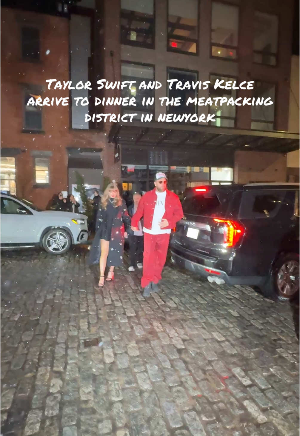 Taylor Swift and Travis Kelce arrived to dinner in the meatpacking district in New York City#newyork #celebrity #taylorswift #singer #artist #traviskelce #footballplayer 