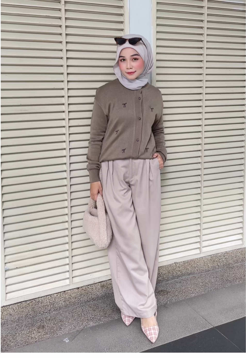 outfit check with cardigan ribbon coquette 🎀🤎 #OOTD #fyp #fypp #trending #racuntiktok #outfitideas #fyp #TikTokShop #zucca #zuccabutik #blousewanita #blousemurah #tiktoktainment #outfitinspo #TikTokFashion #traveloutfit #seluarviral #style #travel #begkuning #malaysia #bajuviral #barangviral #belisekarang #malaysiatiktok #jomsapotlokal #jomsupportlocal #sapotlokal #supportlokal #supportproduklokal #zuccalokalbrand