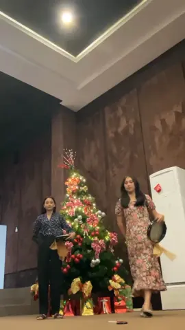 konten dadakan inii😁 @gloryastephanieraranta_  #fyp #tamborine #manado