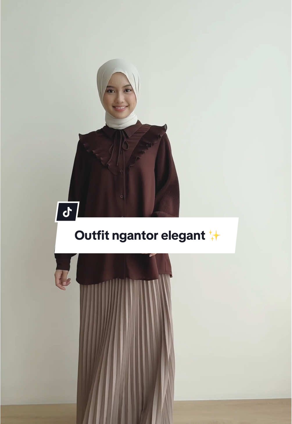 Kalo baju kerja secantik ini si, senin akan ku lewati dengan hati berlapang dada 🥹🫶🏻 #workoutfit #smartcasual #inspirasioutfit #inspirasioutfithijab #bajukerja #fyp 