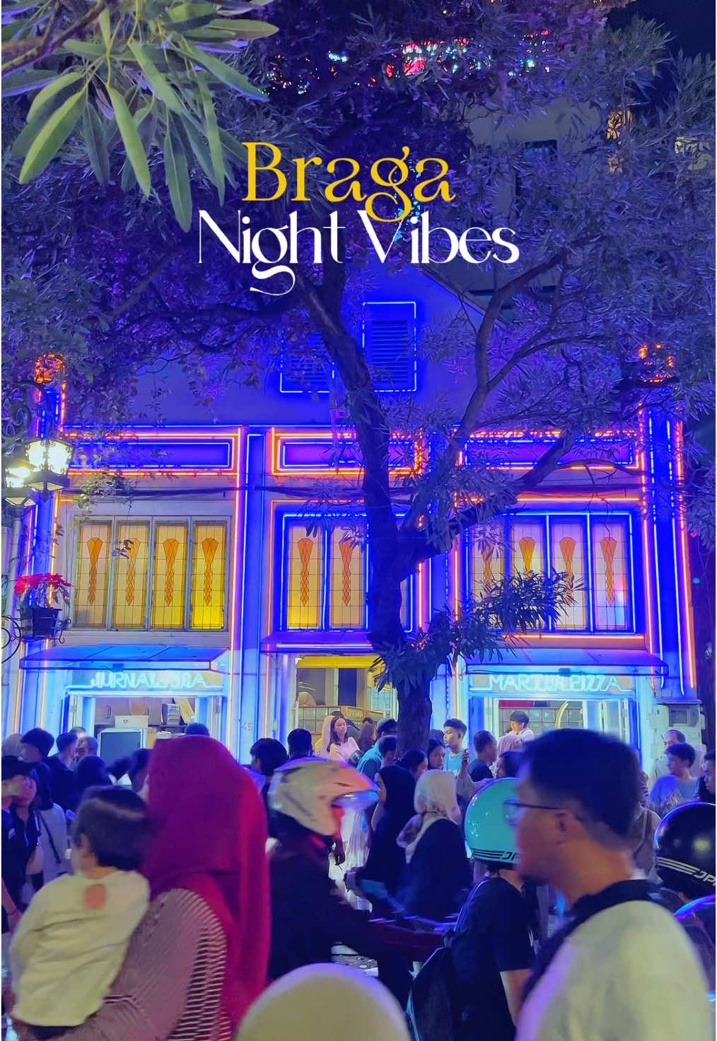 Braga di malam minggu ✨ #wisatabandung #braga #bragabandung #wisataindonesia #bandunghits #kulinerbandung #dailyvlog #pasutri #2025 #fyp 