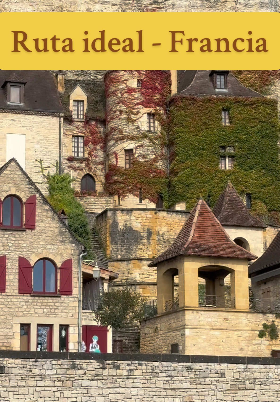 Aquí tienes una ruta ideal para comenzar los viajes en 2025. Es en el sureste de Francia visitando estos destinazos tan bonitos: 📍La Roque-Cageac                                    📍Les Jardins de Marqueisaac.               📍Sarlat.                                                     📍Rocamadour.                                         📍Collonge-la-Rouge.                             Todos muy cerquitas el uno del otro y tienes 3 opciones de aeropuerto para llegar desde Touluse, Brive o Burdeos. Después te alquilas un coche y listo!!! #francia #france #sarlat #rocamadour #pueblosbonitosdefrancia 