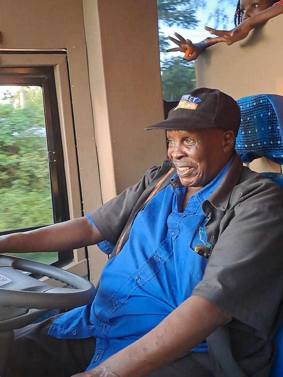 Captain Kimetto with his new machine Nyamira express premium  #ugandatiktok #rwandatiktok🇷🇼 #tanzaniatiktok #trendingvideo #buslife #fyp #busworld 