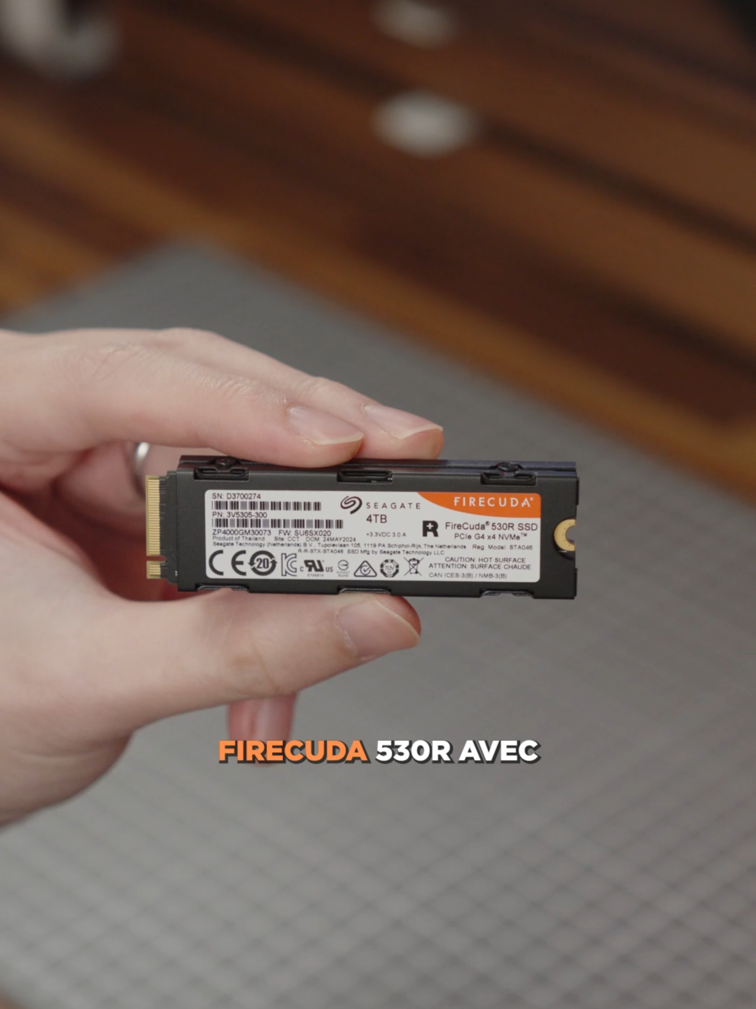 Est-ce que tu savais pourquoi il y avait cette différence sur les disques durs et SSD ? Celui que j'ai ici c'est le Seagate Firecuda 530R avec dissipateur