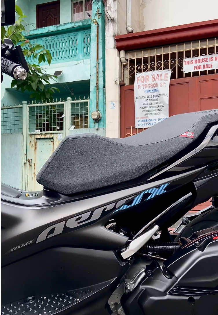 Racing Seat + Mondragon Seat Cover? Wala talagang dulas 💯 #fyp #foryoupage #bosbatusaiph #mondragonseatcover #aeroxv2 #aerox155 #glossyblack #aeroxmodifikasi #creatorsearchinsights #TiktokShopOnTrend