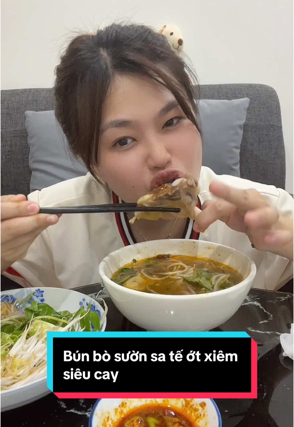 Ăn bún bò sườn sa tế ớt xiêm siêu cay #ancunganhtuyet #ancungtiktok #mukbang #trending #xuhuongtiktok2024 #bunbohue 