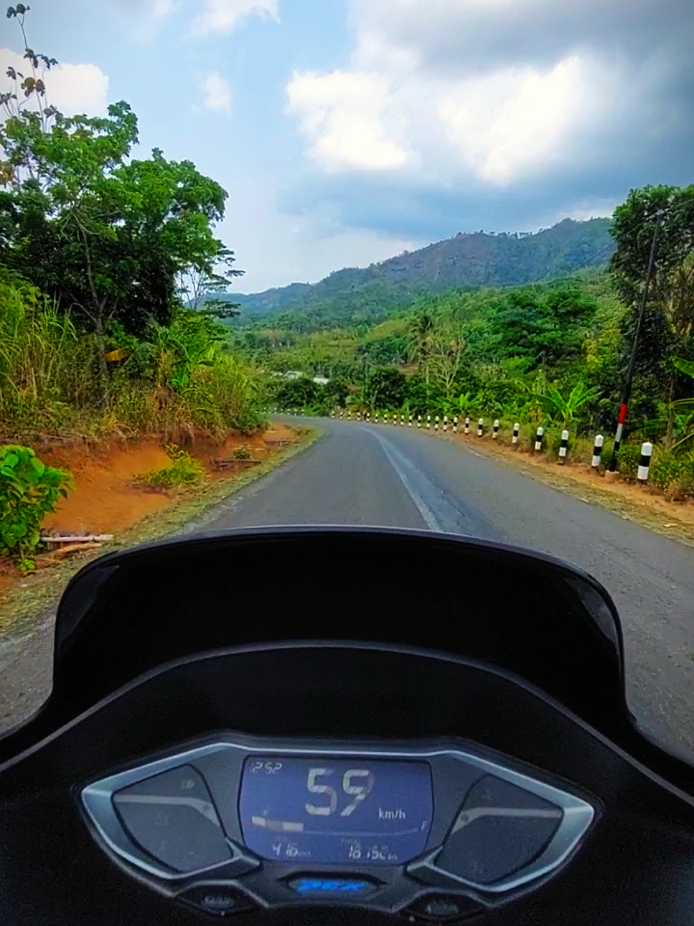 Sepi Puoll..  #fyp  #fypシ  #viral  #Vlog  #touring  #pcx  #pcx160  #pcx160indonesia  #pcx160ล้อ17แต่งสวย  #geoparkciletuh  #wonderfulindonesia  #matictransjawa 