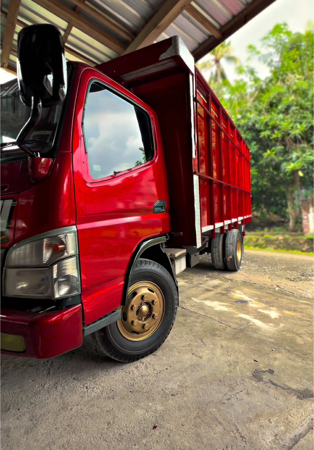 Sing penting di warnai 🙌🏻❤️‍🔥😁 #abalabalPaint #tiktok #truck #like❤️ #tiktokviral #trendingvideo #trend #paint #repaintbody #foryoupage #viraltiktok🔥🔥🔥✌️fyp #redcandy #truckdriver #fyp #truckdriver #lintassumatra #sumberrejeki #trending 