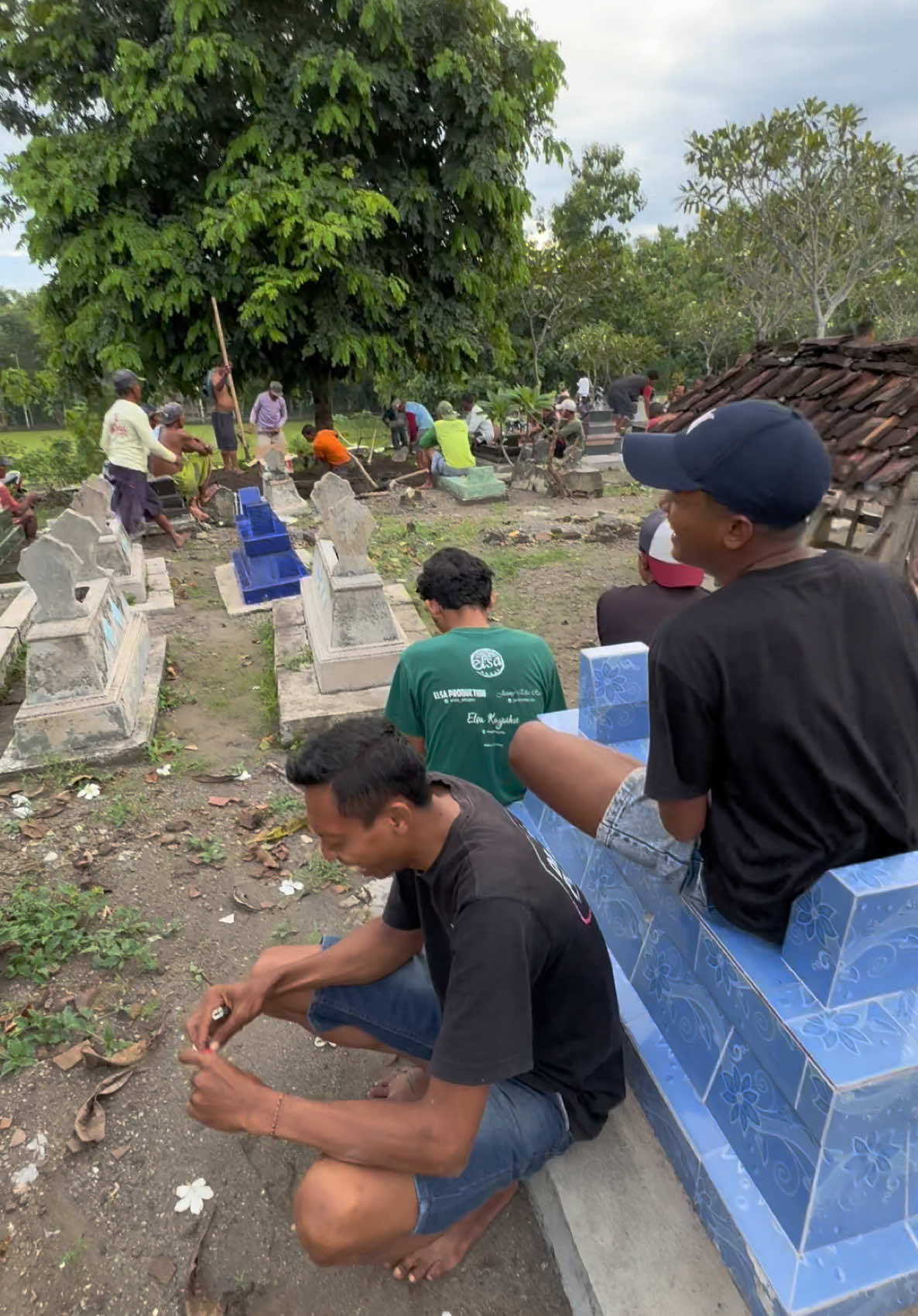 Tulong seng rokok e klobot dipateni kang