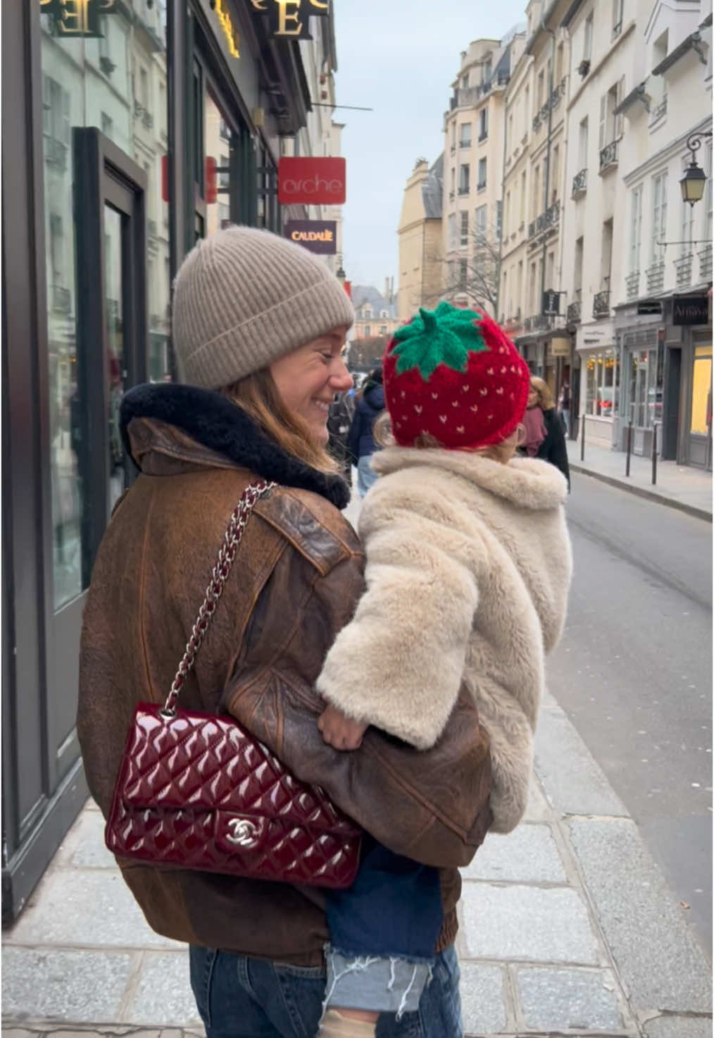 Paris 🍓 #paris #toddlersoftiktok #parisianstyle #lookoftheday 