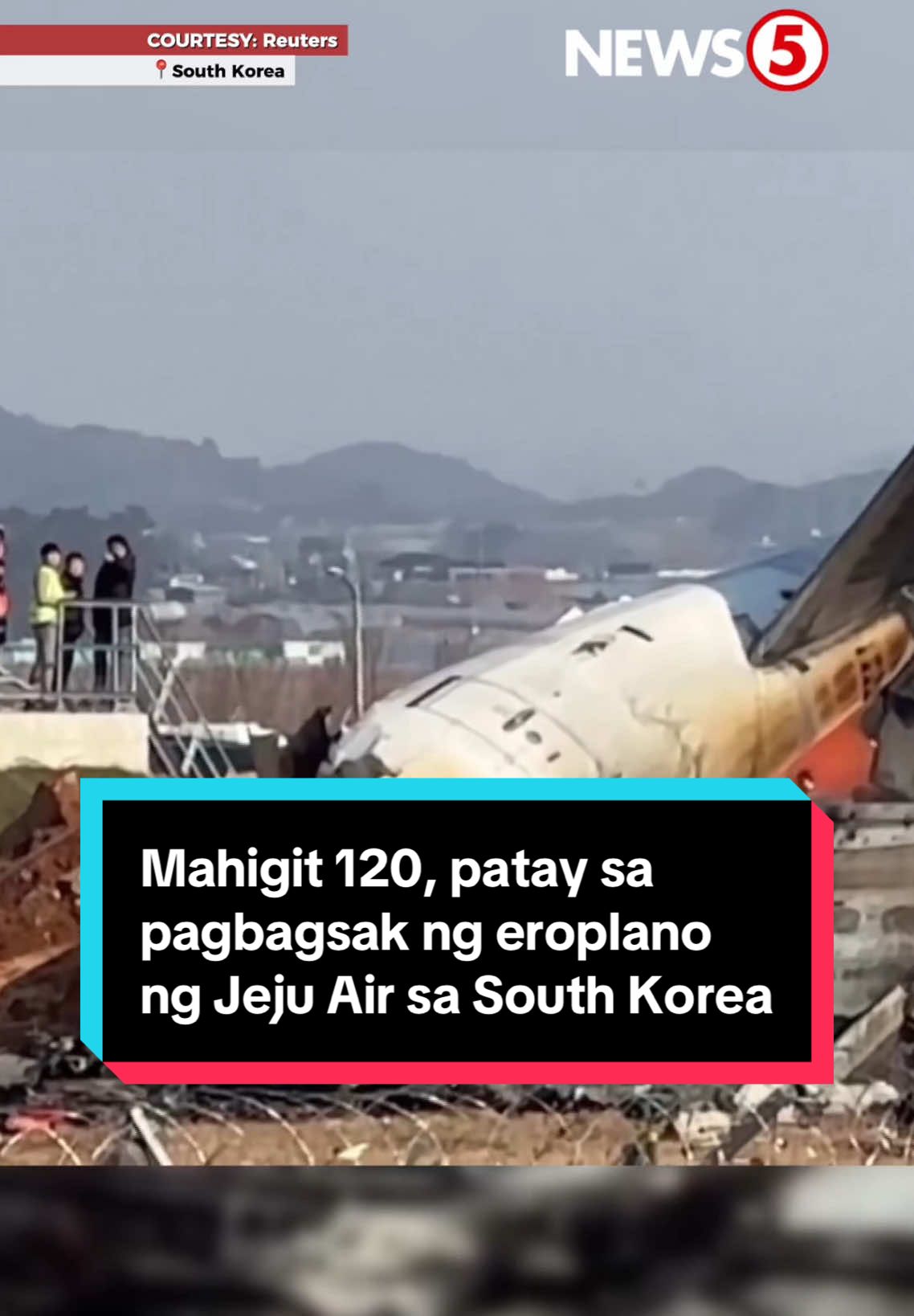 Hindi bababa sa 122 ang kumpirmadong patay matapos mag-crash ang eroplano ng #JejuAir sa Muan International Airport sa #SouthKorea ngayong Linggo, December 29. #News5 | via Jansen Rodriguez