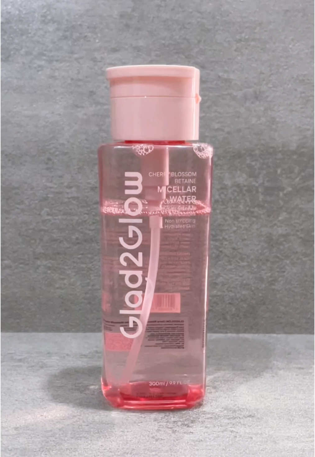 Siapa yang udah pakai micellar water dari glad2glow?  Bagus banget😍 #micellarwater #glad2glow #g2g #skincarebasic #fypシ゚viral #masukberanda #beranda 