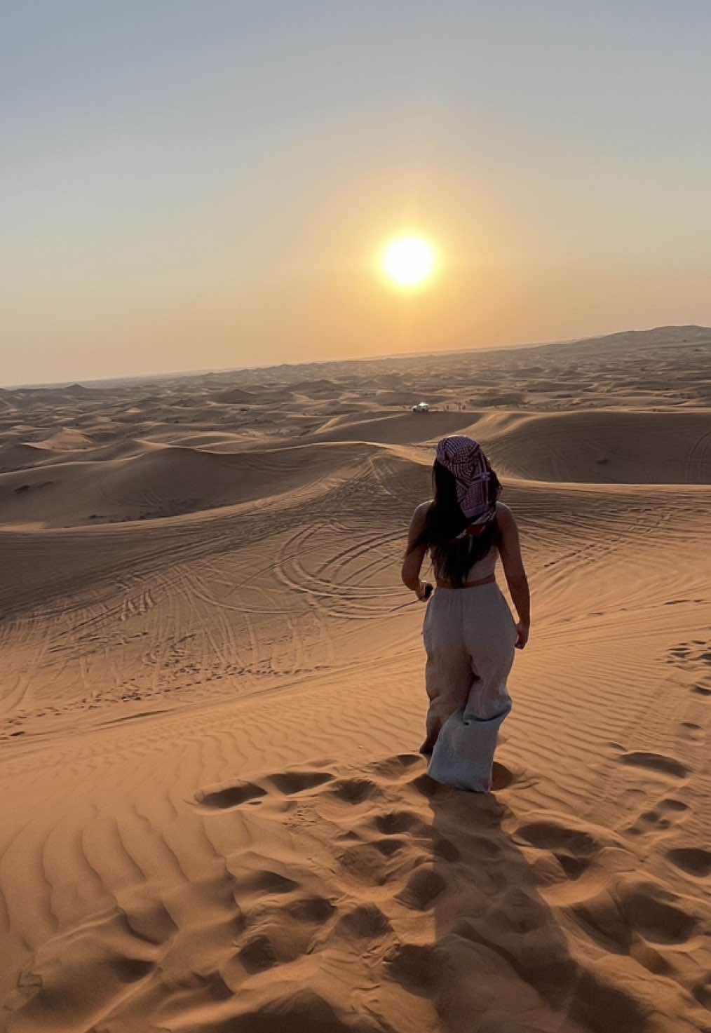 Dubai desert 🇦🇪🐪✨ #dubai #dubaidesert #desert #sunsets #vacation #fyp #fouryou 