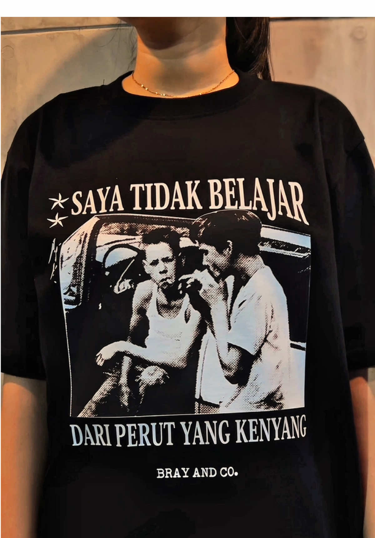 Tidak belajar dari perut yang kenyang 🔥 | Cek kaos nya di keranjang belanja yang tersedia di profil kami bray 🙌🏻 #pekerjakeras #hidupmandiri #sukses #fyp 