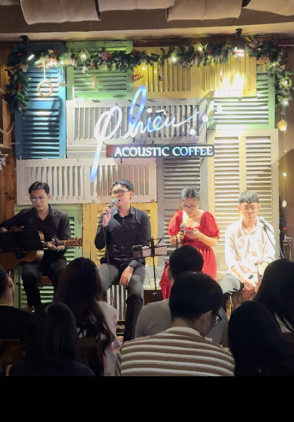 Đã cố lắng nghe con tim em như thế nào…😢😢😢 #phiêuacousticcafe #phiêu #hatvoinhaunghe💞 #acoustic 