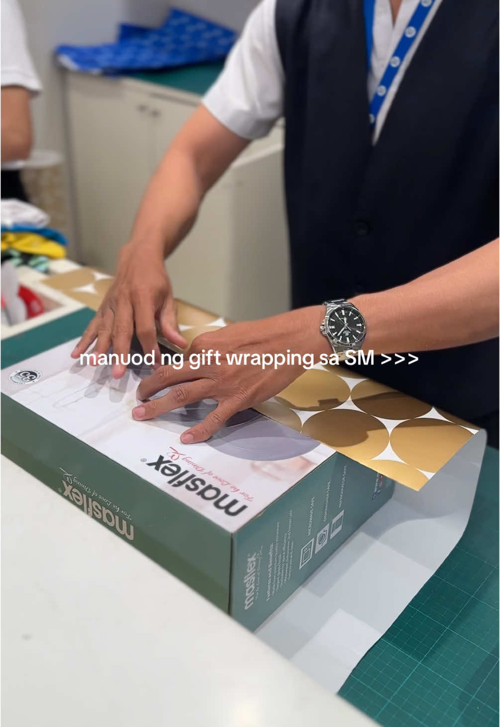 mga bagay na ikinatutuwa ko🤣 btw, alam niyo bang may FREE gift wrapping service sa @SM Supermalls ?🥰 #giftwrapping #gift #satisfying #satisfyingvideo #janelatesoro #lakwatsanijanela 