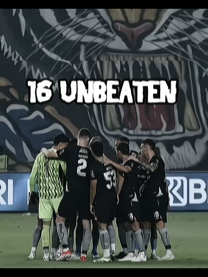 Juara paruh musim🏆🥶 dengan sisa 1 laga tunda. #footballbandoeng #persib #persibbandung #bdgfootball #persibday 